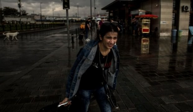Meteoroloji ve İstanbul Valiliği uyardı:  Sağanak yağışa ve fırtınaya dikkat