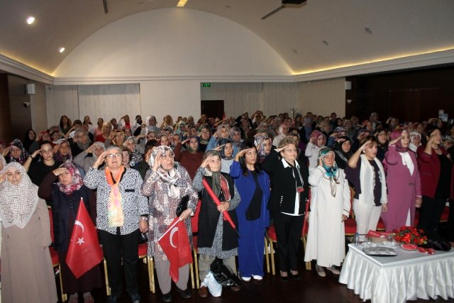 MHP Çankırı Kadın Kolları #BarışPınarıHarekatı’na katılan Mehmetçiğe dua ve selam