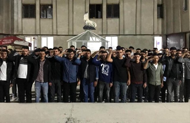 Nevşehir Ülkü Ocakları mensubu gençlerden ‘Asker Selamı’