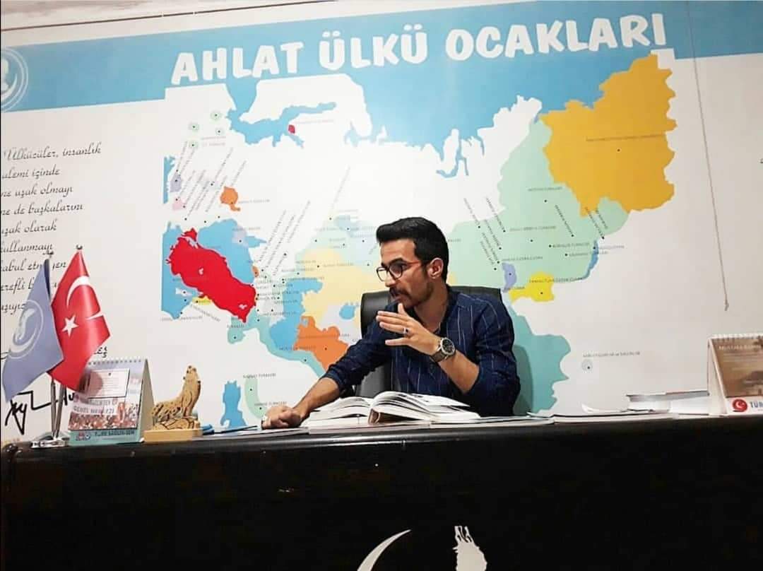 TANRI DAĞININ ÇOCUKLARININ KARŞISINDAKİ MEZOPOTAMYA SIÇANLARI