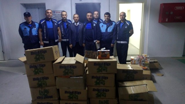 Yozgat Belediyesi Zabıta ekipleri tarihi geçmiş 35 koli ürünü imha etti