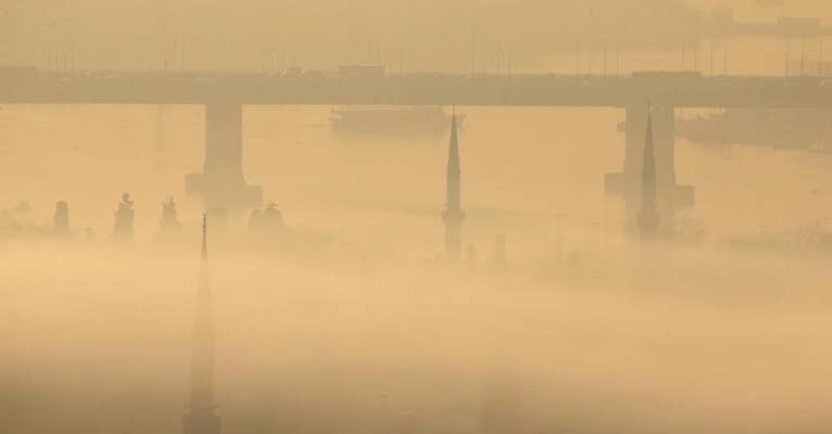 İstanbul&rsquo;da yoğun sis nedeniyle vapur seferleri iptal edildi