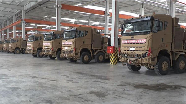 72 tank taşıyıcıyı Milli Savunma Bakanlığı&rsquo;na teslim etti