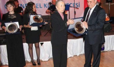 Ruslar 82 yaşındaki Kırım Milli Mücadele önderlerinden gazeteci Ayşe Seitmuratova’yı tutukladı