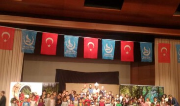 Ülkü Ocakları’nın tiyatrosuna yoğun ilgi! Salona sığmadılar