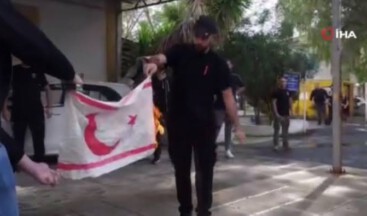 KIBRIS’TA YAKILAN KKTC BAYRAĞININ HİKÂYESİ