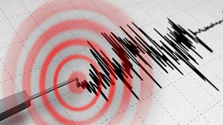 Balıkesir&rsquo;de 4.6 büyüklüğünde #deprem oldu. İstanbul&rsquo;da da hissedildi.