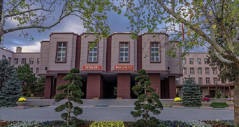 İçişleri Bakanlığı 4 belediye başkanını görevden aldı