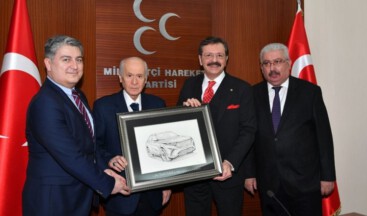 TOGG heyeti Türkiye’nin Otomobili’ni MHP Lideri Bahçeli’ye tanıttı