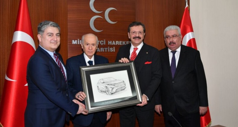 TOGG heyeti Türkiye’nin Otomobili’ni MHP Lideri Bahçeli’ye tanıttı