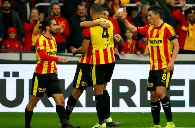 Göztepe yeni stadı’nda oynadığı ilk maçta Beşiktaş’ı 2-1 mağlup etti
