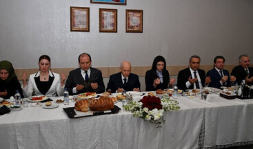 MHP Lideri Devlet Bahçeli genel merkez personeli ile kahvaltı’da buluştu