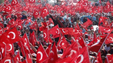 Milletini Seven İnsanların Farkı