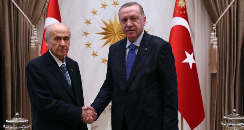MHP Lideri Devlet Bahçeli’de Milli Dayanışma Kampanyası’na 5 maaşı ile katıldı #bizbizeyeteriz