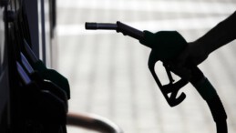 Akaryakıtta çifte indirim! motorinde 19 kuruş, benzinde ise 16 kuruş indirim yapıldı