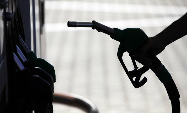 Akaryakıtta çifte indirim! motorinde 19 kuruş, benzinde ise 16 kuruş indirim yapıldı