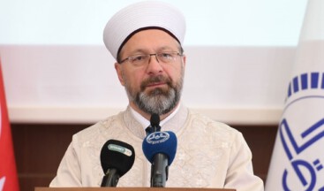 Dinayet İşleri Başkanı Erbaş’tan, umreden dönenlere 14 gün uyarısı “KUL HAKKI” #UmredenKarantinaya