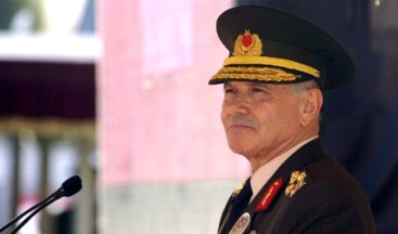 Sağlık Bakanı Koca,emekli Orgeneral Aytaç Yalman ile birlikte Türkiye’de koronavirüsten ölenlerin sayısının 3’e yükseldiğini açıkladı.