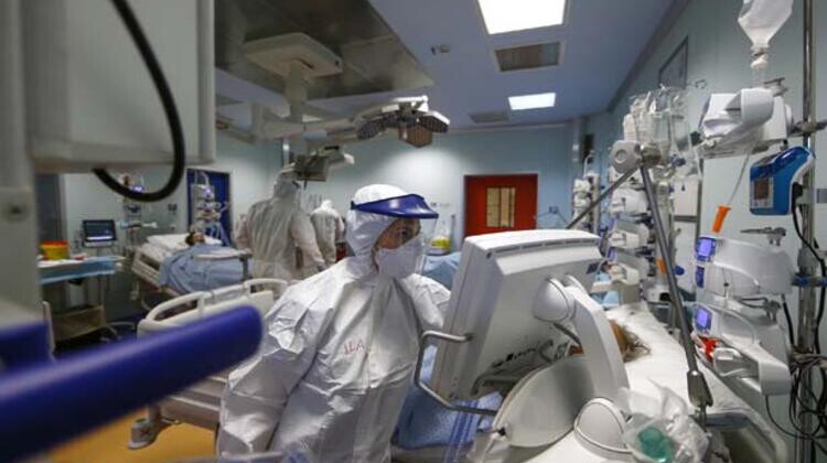 Çin vebasını ilk çözen Çinli bilim insanı susturuldu, hastalık bütün dünyaya yayıldı