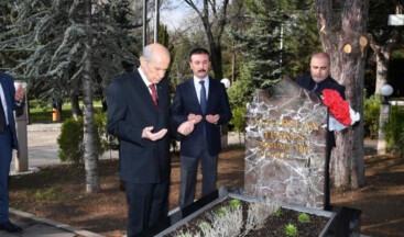 MHP Lideri Bahçeli, Başbuğ Türkeş’in kabrini ziyaret etti