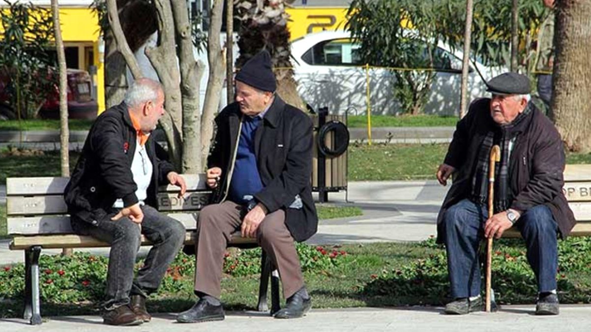 65 yaş üstünün sokağa çıkma yasağı kaldırılabilir