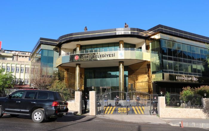 İçişleri Bakanlığı 3 HDP’li belediye başkanını görevden aldı