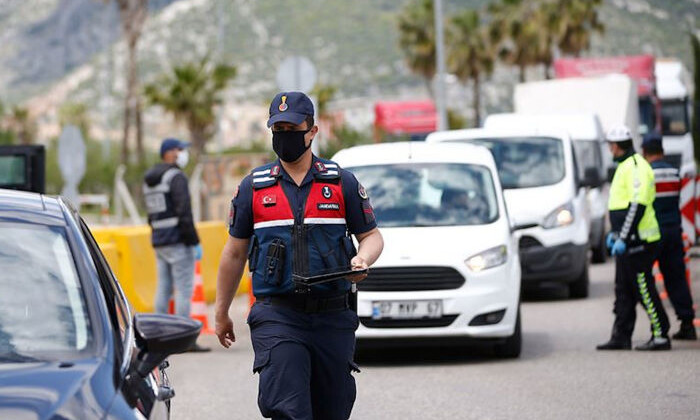 İçişleri Bakanlığı’ndan seyahat genelgesi! 18 yaş altı ve 65 yaş için izin gerekiyor mu?