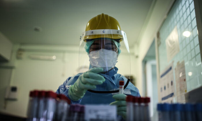 Türkiye’de son 24 saatte 1304 kişiye koronavirüs tanısı konuldu, 21 kişi hayatını kaybetti
