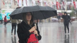 Meteoroloji İstanbul için uyardı: Gök gürültülü sağanak yağışın etkili olması bekleniyor