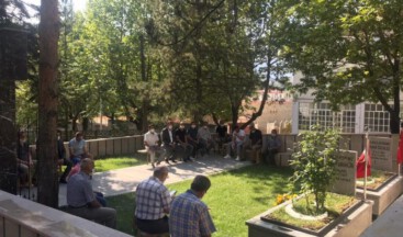 MHP Tosya ve Tosya Ülkü Ocakları Teşkilatı Ülkücü Şehitleri kabri başında andı