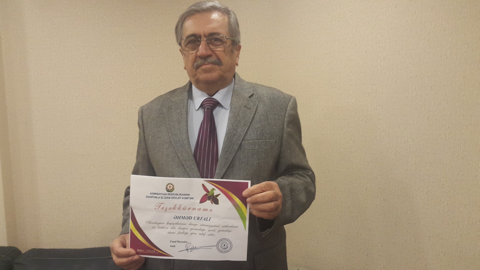 Yazarımız Ahmet Urfalı’ya, Azerbaycan’dan ‘teşekkürname’ ödülü