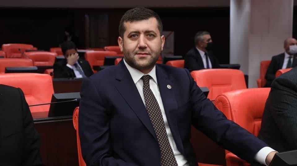 Baki Ersoy yeniden partide