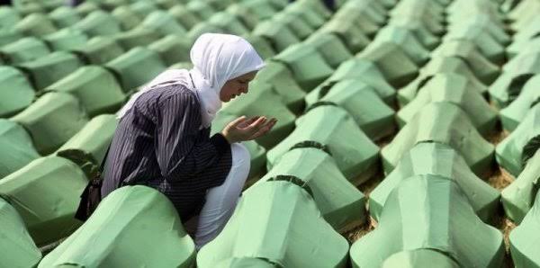 YIKILASIN SREBRENİTSA