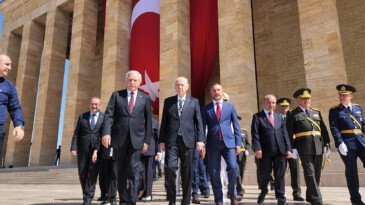 Devlet Bahçeli Anıtkabir’de