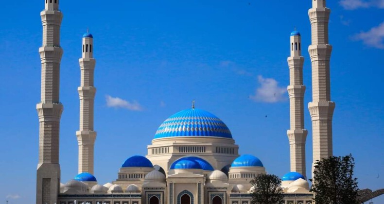 DÜNYANIN EN BÜYÜK CAMİSİ KAZAKİSTAN’IN BAŞKENTİ NUR-SULTAN’DA BUGÜN AÇILDI!