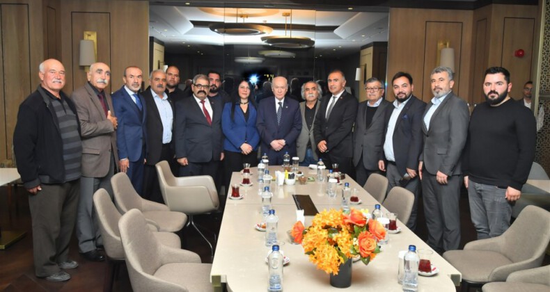 Milli Birlik ve Kardeşliğe Devlet Bahçeli Harcı: Alevi de biziz, Sünni de biziz, Caferi de biziz diyerek 6 dönüm arsa hibe etti