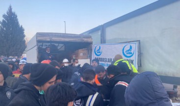 Kansa kan, emekse emek: #Sivas Ülkü Ocakları #deprem Birlikte Güçlüyüz