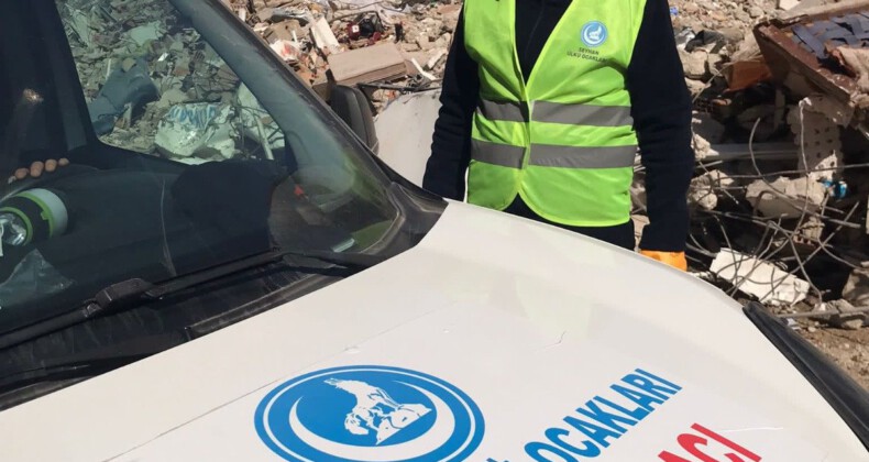Kansa kan, emekse emek: #Adana Ülkü Ocakları #deprem Birlikte Güçlüyüz