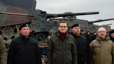 Polonya’nın Leopard tankları Ukrayna’ya ulaşmaya başladı