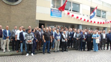 Hollanda Türk Federasyonunun yeni halkası: Vlaardingen Türk Dayanışma Derneği binasının açılışı yapıldı