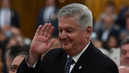 İP kördüğüm: Ahmet Zeki Üçok görevden alındı