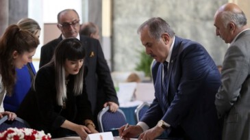 Siyasî Kadavra İP’ten İstanbul Milletvekili Salim Ensarioğlu istifa etti