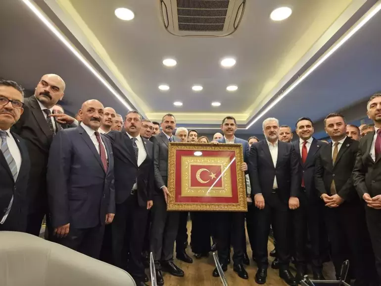 Murat Kurum MHP’de