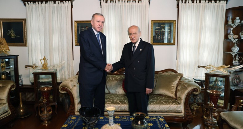 MHP lideri Bahçeli Cumhurbaşkanı Erdoğan ile görüştü