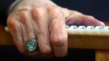 Bizim sevdamız Türkiye, mensubiyet onurumuz da büyük Türk milletidir.