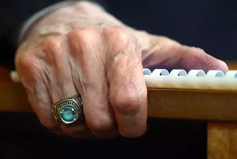 Bizim sevdamız Türkiye, mensubiyet onurumuz da büyük Türk milletidir.