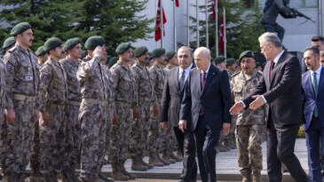 Tahammülsüz CHP’ye tepki: BÜYÜĞE HÜRMET, TÜRK GELENEĞİDİR