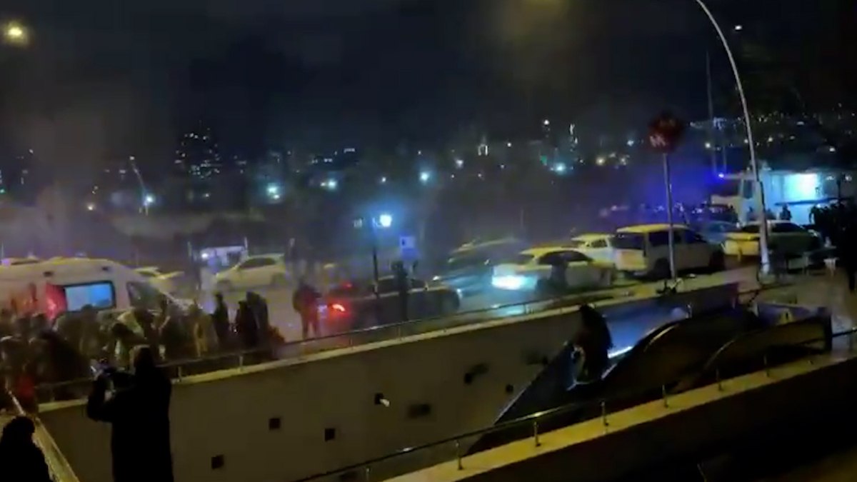 ANARŞİ: Özel tahrik etti ODTÜ’de eylemcilerden polise saldırdı