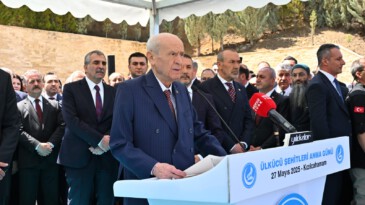 Ülkücü şehitler fedakarlık nişanesi, kahramanlık timsalidir