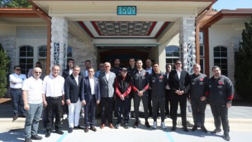 Nobelli Ülkücü Aziz Sancar’a millī ziyaret